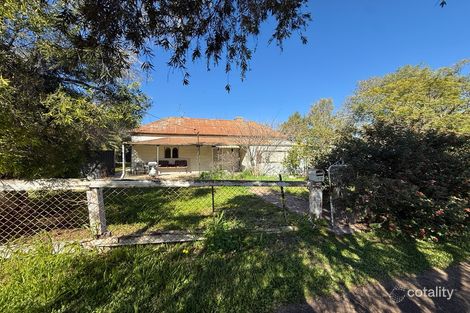 21 Dugga St, Peak Hill, NSW 2869