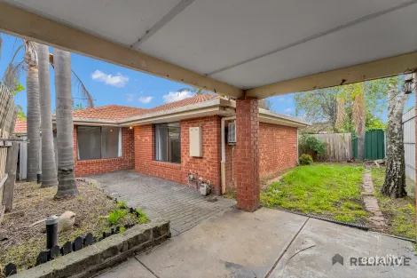 2/5 Amarina Cl, Meadow Heights, VIC 3048