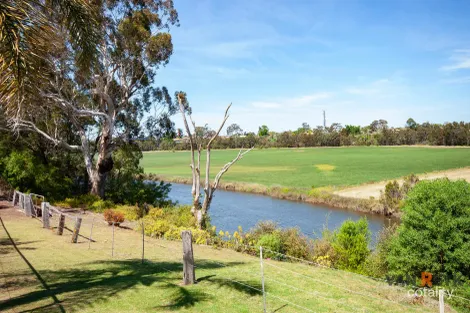 Property photo of 15 Bluff Court Eastwood VIC 3875