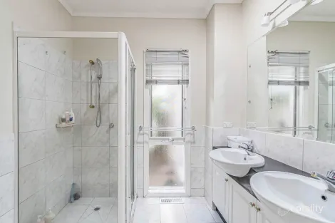 Property photo of 18 Kaleno View Balwyn VIC 3103