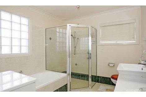 Property photo of 16 Kullaroo Road Summerland Point NSW 2259