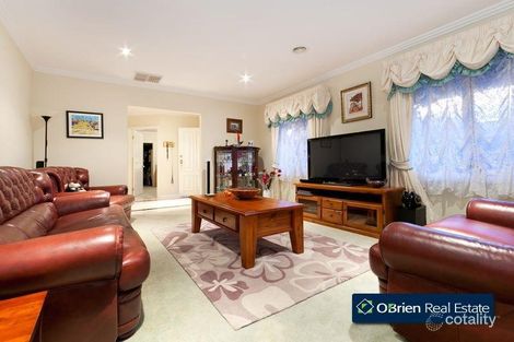 Property photo of 1 Pineview Court Narre Warren South VIC 3805
