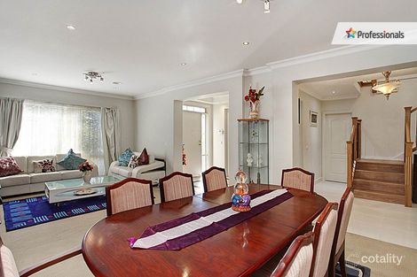 Property photo of 4 Hele Close Caroline Springs VIC 3023