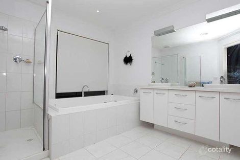 Property photo of 3 Domain Drive Hillside VIC 3037