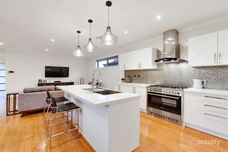 Property photo of 11 Beach Grove Seaford VIC 3198