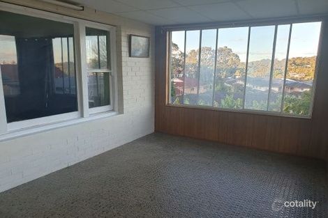 Property photo of 11 Figtree Crescent Figtree NSW 2525