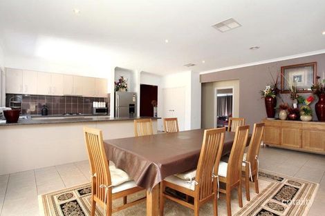 Property photo of 9 Buckley Way Caroline Springs VIC 3023