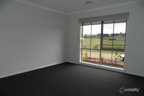 Property photo of 2/31 Manikato Drive Drouin VIC 3818