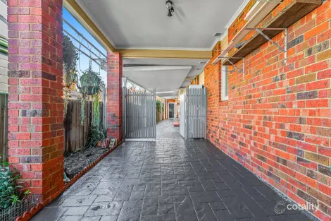 Property photo of 1 Keller Close Greenvale VIC 3059