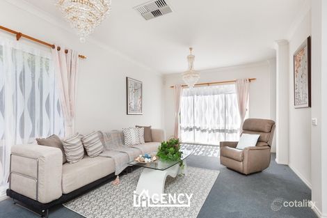 Property photo of 24 Hartley Link Endeavour Hills VIC 3802