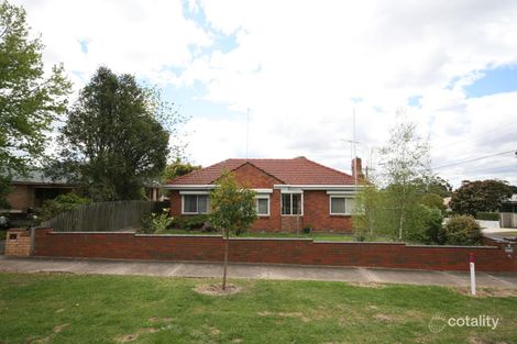 2 Toyne Ave, Hamlyn Heights, VIC 3215