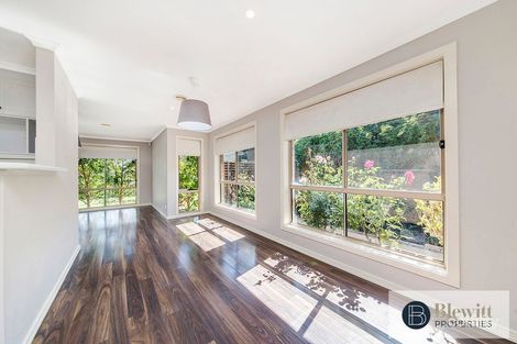 Property photo of 6 Pemberton Place Jerrabomberra NSW 2619
