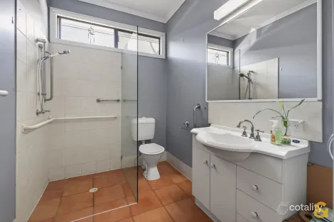 Property photo of 64 Chandos Street Wynnum West QLD 4178