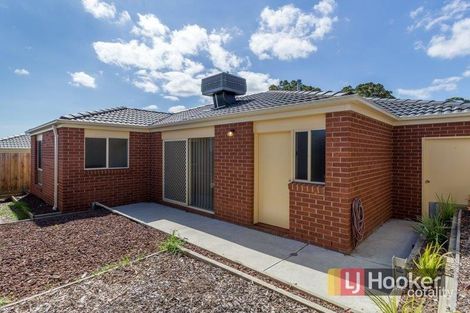 Property photo of 11 Doonie Way Pakenham VIC 3810