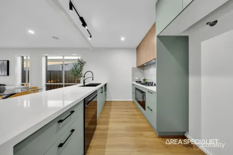 Property photo of 12 Aaron Road Tarneit VIC 3029