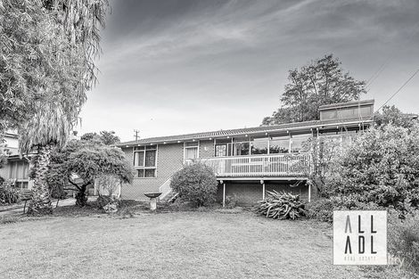 18 Derwent Tce, Valley View, SA 5093
