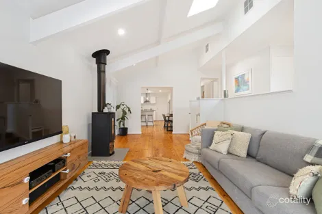 Property photo of 8 Tiga Court Tyabb VIC 3913