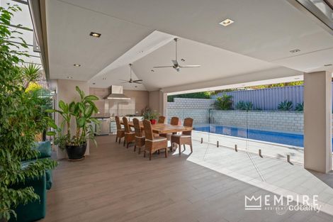 Property photo of 35 Chesters Way Winthrop WA 6150