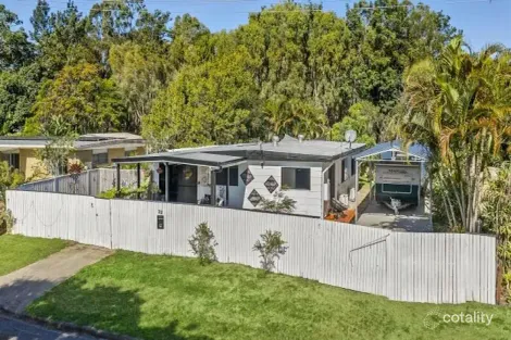 Property photo of 32 Dwyer Street Beachmere QLD 4510