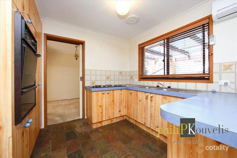 Property photo of 40 Bainbridge Close Chisholm ACT 2905