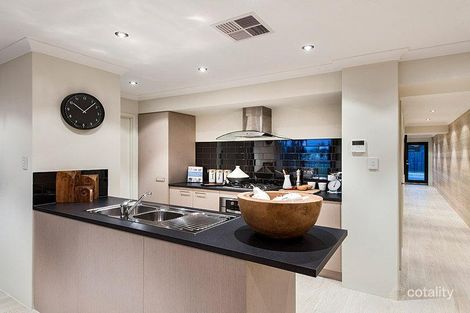 Property photo of 7 Carine Parade Lake Coogee WA 6166