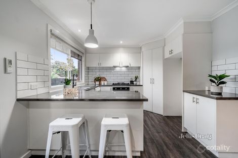 Property photo of 2/17 Hillside Crescent Blackburn VIC 3130