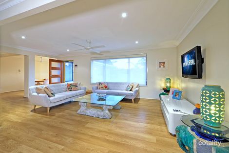 Property photo of 17 Bowline Road Mermaid Waters QLD 4218