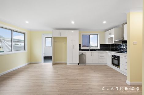 Property photo of 51 Redbill Drive Woodberry NSW 2322