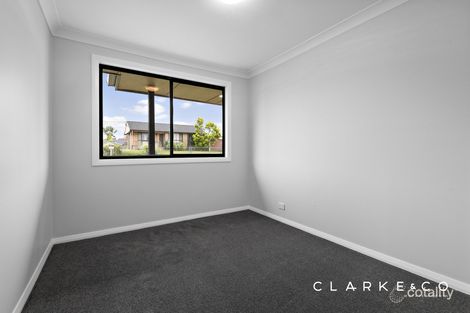 Property photo of 51 Redbill Drive Woodberry NSW 2322