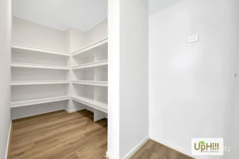 Property photo of 10 Evora Road Clyde VIC 3978