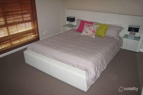 Property photo of 33 Angophora Place Alfords Point NSW 2234
