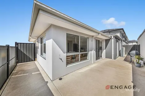 Property photo of 40 Daglish Way Werribee VIC 3030