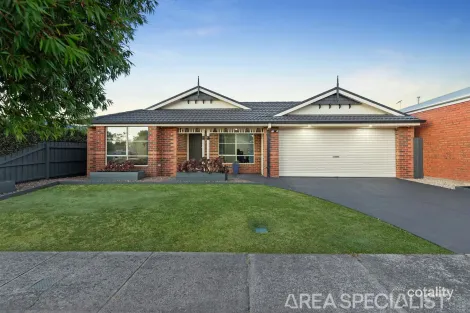 43 Sunny Vale Dr, Langwarrin, VIC 3910