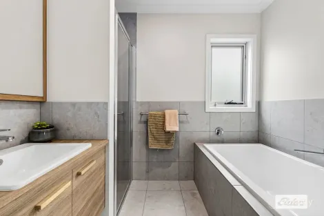 Property photo of 15 Both Street Leneva VIC 3691