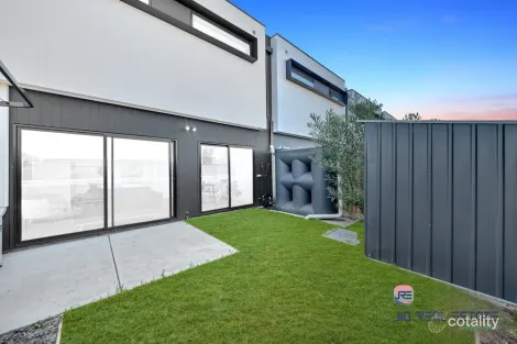 Property photo of 1/36 Malachite Drive Tarneit VIC 3029