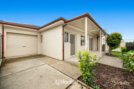 Property photo of 2/8 Saffron Drive Hallam VIC 3803