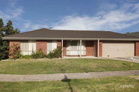 Property photo of 32 Grevillea Place Pakenham VIC 3810