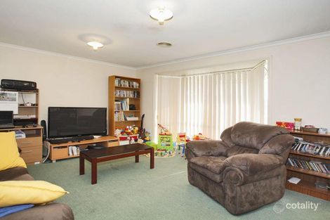 Property photo of 32 Grevillea Place Pakenham VIC 3810