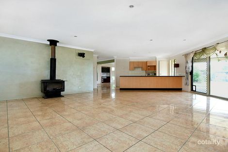 Property photo of 3 Phipps Drive Meringandan West QLD 4352