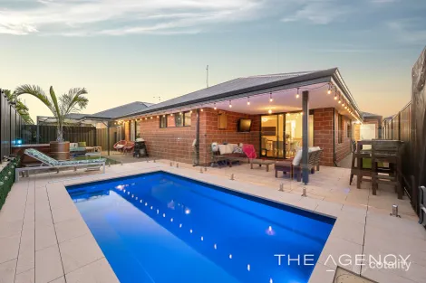 Property photo of 30 Hydrangea Road Treeby WA 6164