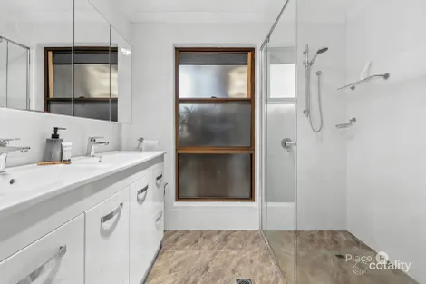 Property photo of 9 Glenalwyn Street Holland Park QLD 4121