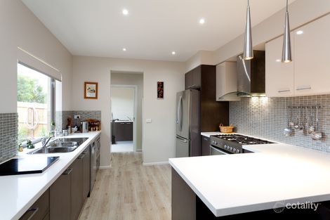 Property photo of 56 Manikato Drive Drouin VIC 3818