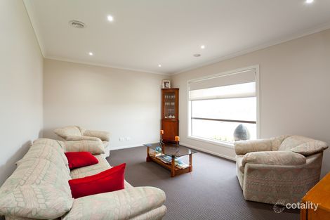 Property photo of 56 Manikato Drive Drouin VIC 3818