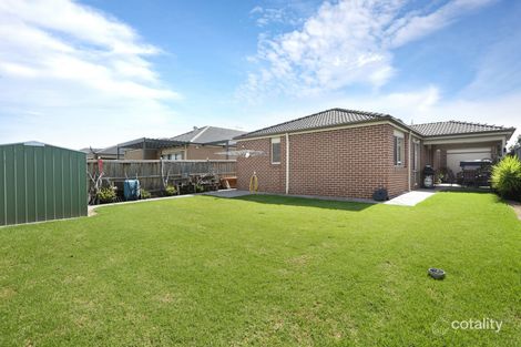 Property photo of 63 Chantenay Parade Cranbourne North VIC 3977