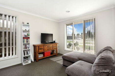 Property photo of 63 Chantenay Parade Cranbourne North VIC 3977