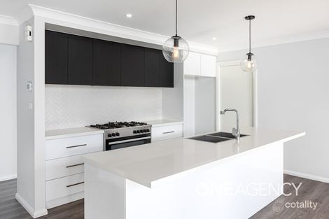 Property photo of 4 Winter Avenue Gobbagombalin NSW 2650