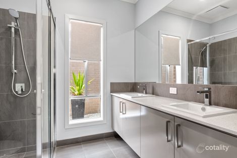 Property photo of 9 Muster Street Drouin VIC 3818