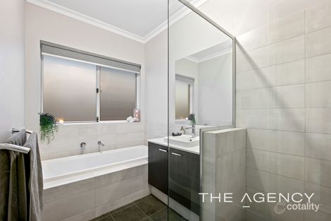 Property photo of 20 Remarkable Rise Jane Brook WA 6056