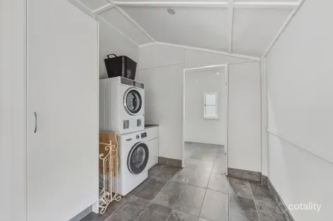 Property photo of 8 Foxlow Street Captains Flat NSW 2623