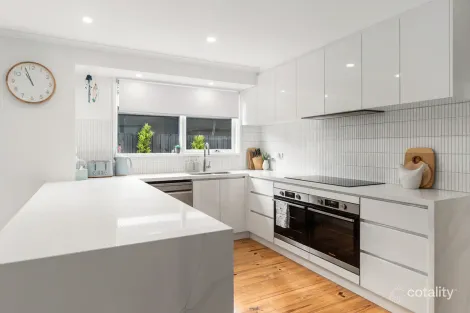 Property photo of 1 Sandpiper Way Mount Eliza VIC 3930